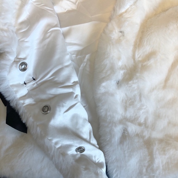 Isaac Mizrahi Kids Gilrls Faux Fur Jacket Vest - Picture 5 of 8